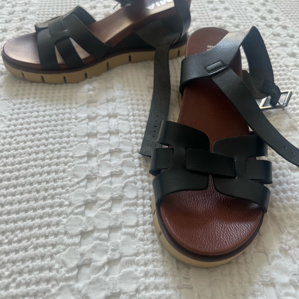 MIA Black and Brown Leather Sandals